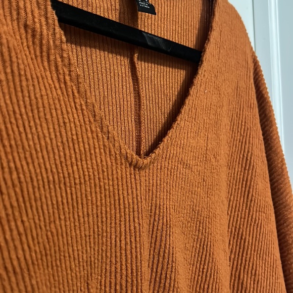 oversized ribbed keyhole warm orange v neck sweater - Picture 3 of 3